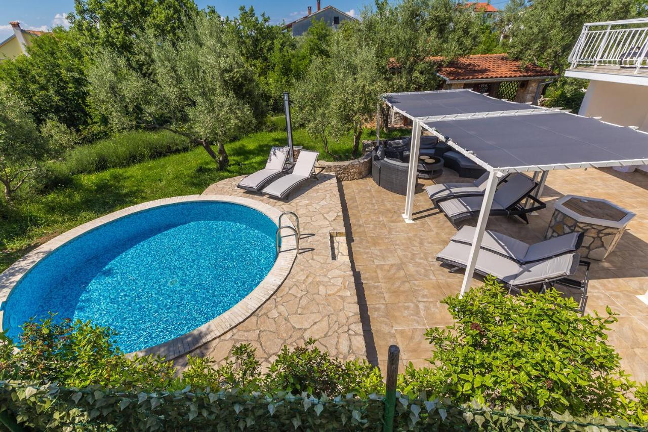 Holiday Home Olive Garden Brzac Eksteriør bilde