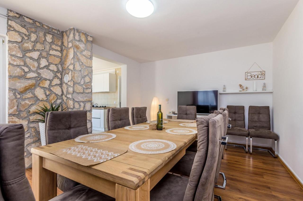 Holiday Home Olive Garden Brzac Eksteriør bilde