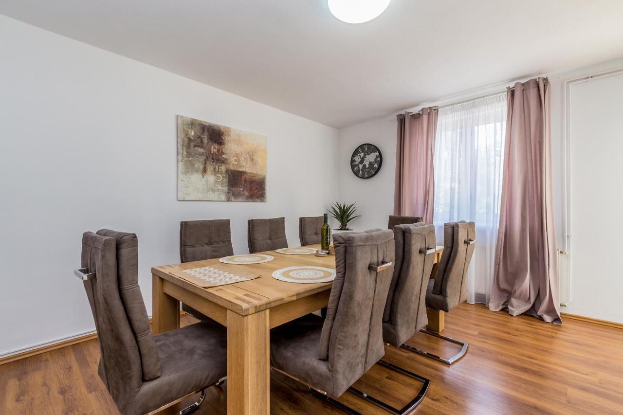 Holiday Home Olive Garden Brzac Eksteriør bilde