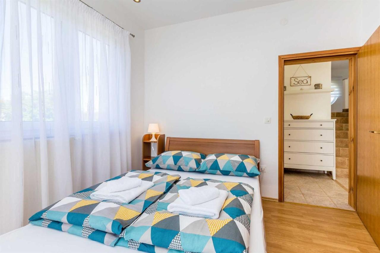 Holiday Home Olive Garden Brzac Eksteriør bilde