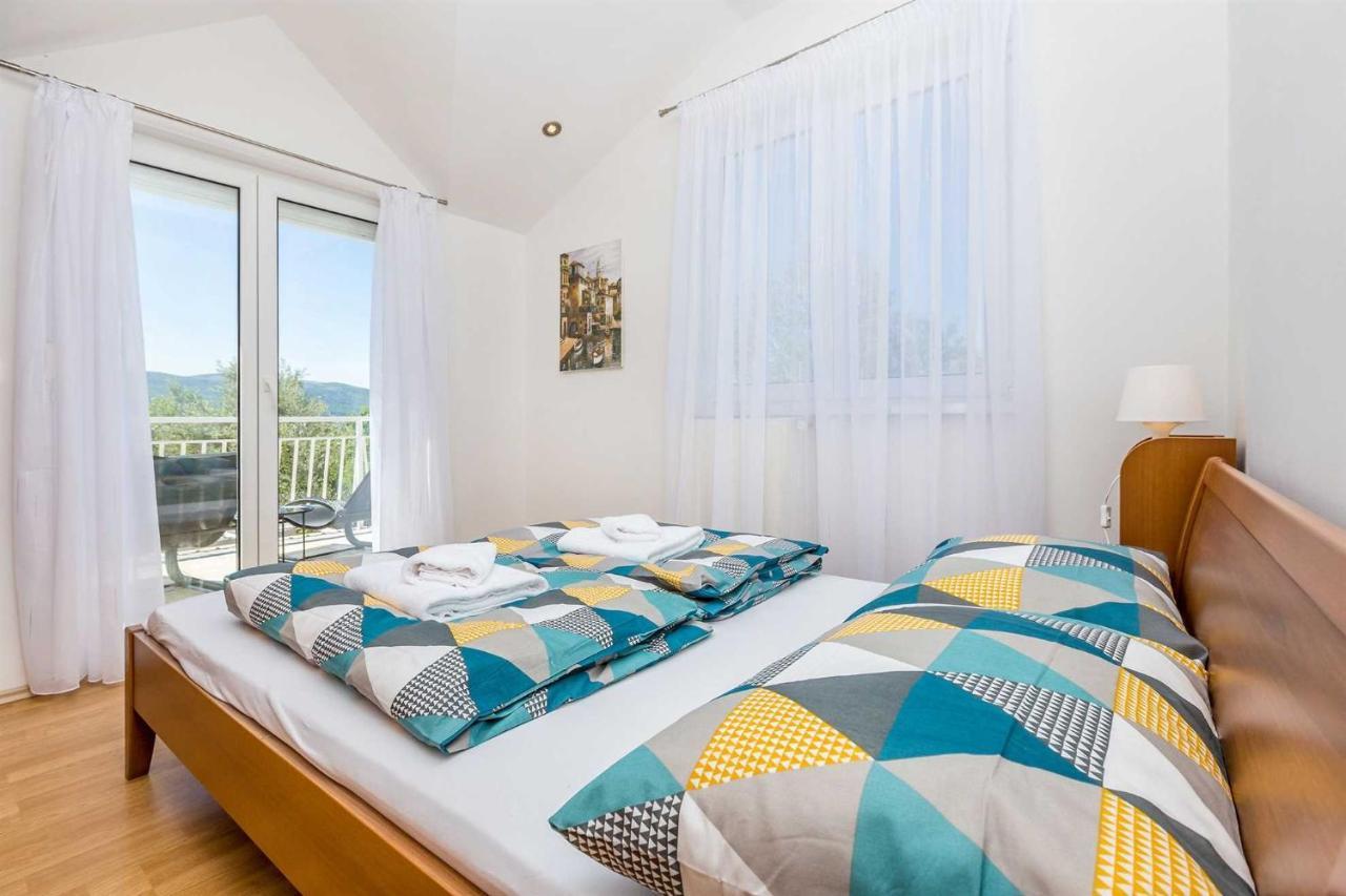 Holiday Home Olive Garden Brzac Eksteriør bilde